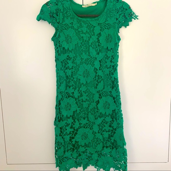 Solitaire Dresses & Skirts - Solitaire Kelly Green Dress